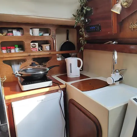 Abombordo Hotel en barco *