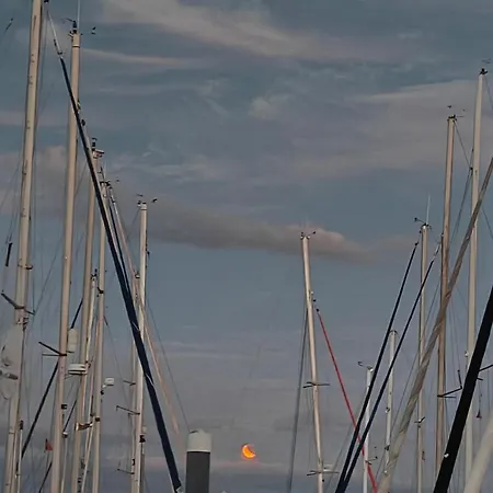 Hotel en barco Abombordo